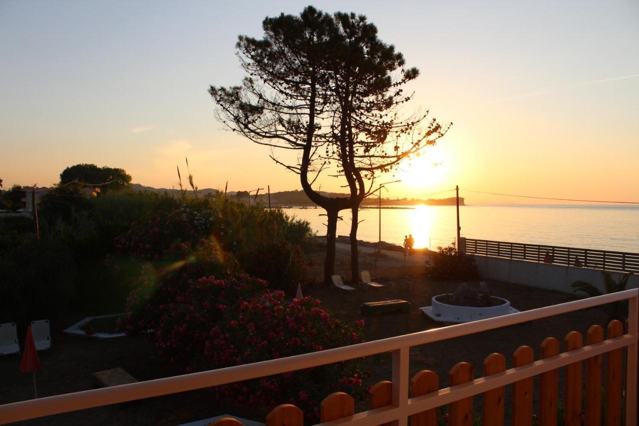 Nikos Seaside Apartments Litheres Eksteriør bilde